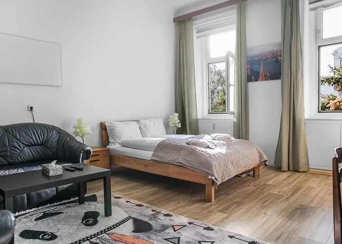 Comfortable 1br Near Danube With Garden Long