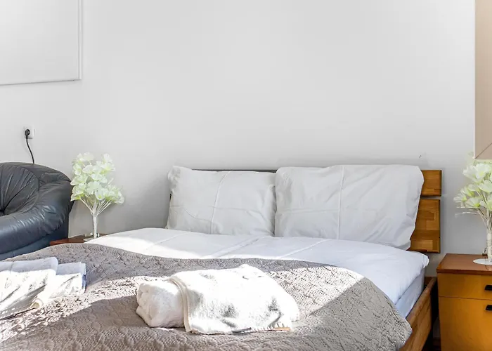 Comfortable 1br Near Danube With Garden Long *