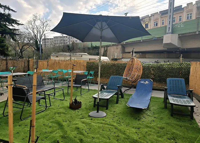 Comfortable 1br Near Danube With Garden Long Διαμέρισμα